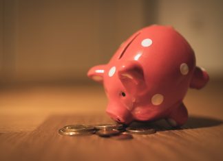 Cum sa va curatati chimic hainele acasa si sa economisiti bani